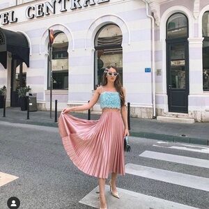 Zara Blush Pleated Midi Skirt bloggers favorite